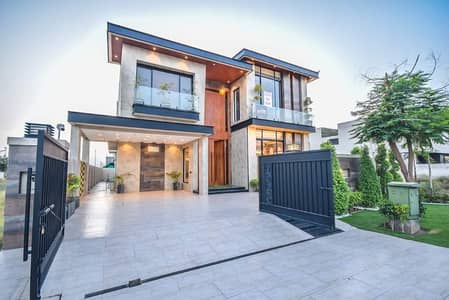 Owner Build 6-Bed Slightly Used House For Sale with 10-Kv Solar at Top Location Near Park Masjid