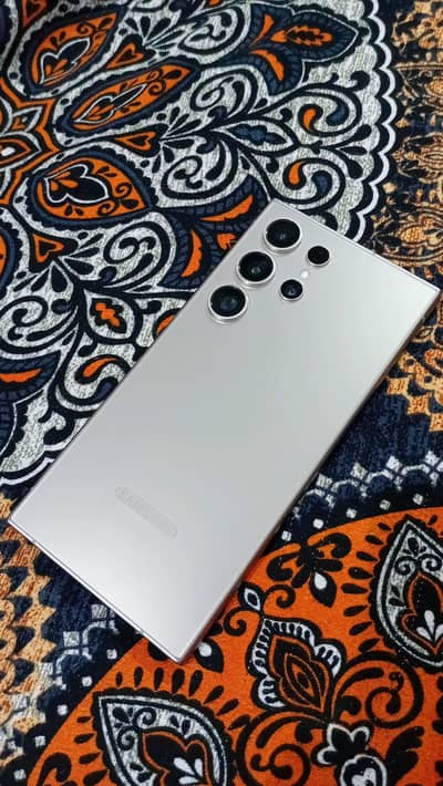 Samsung S24 Ultra, 12/256.