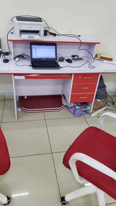 LITTLE USED GOOD OFFICER TABLES