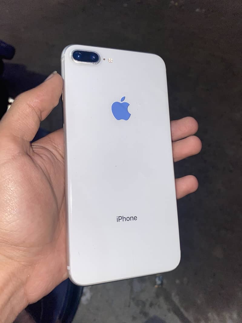 Apple iPhone 8 Plus 0