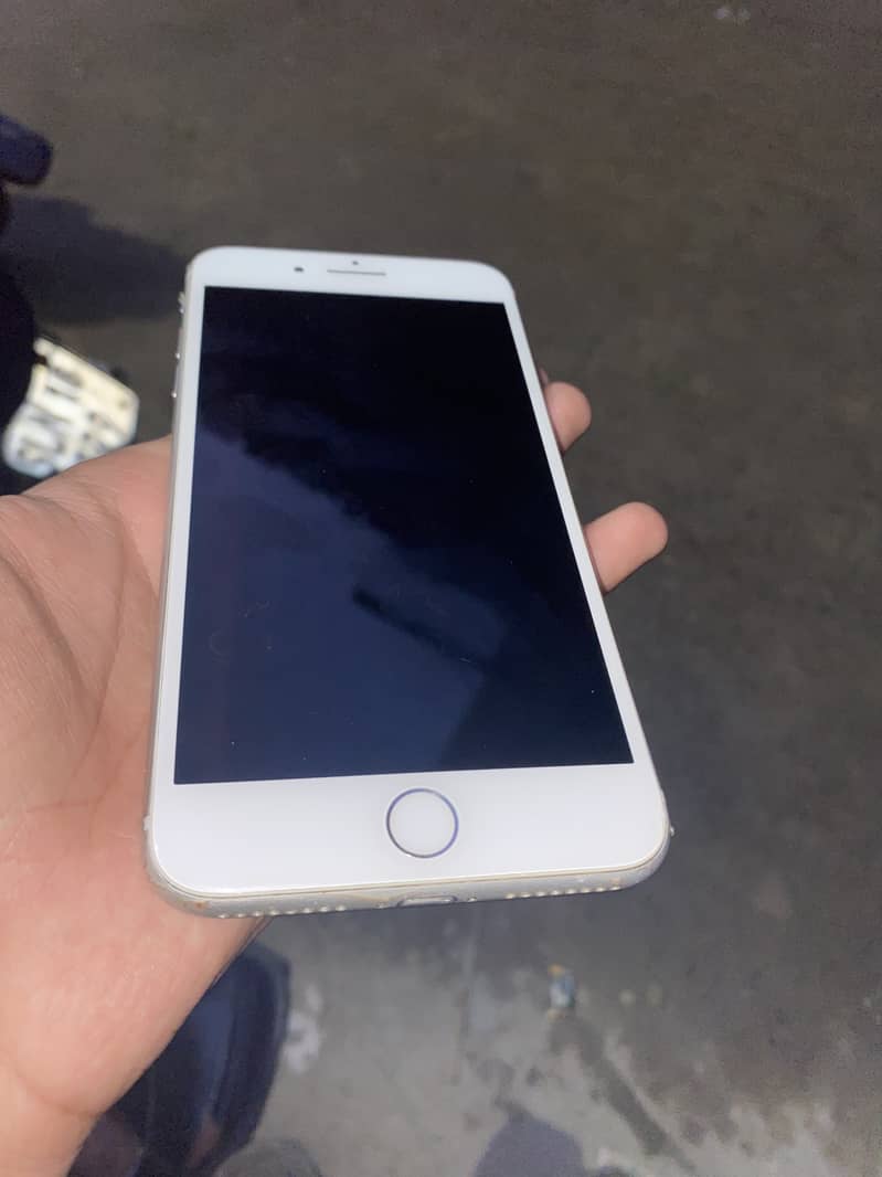 Apple iPhone 8 Plus 1