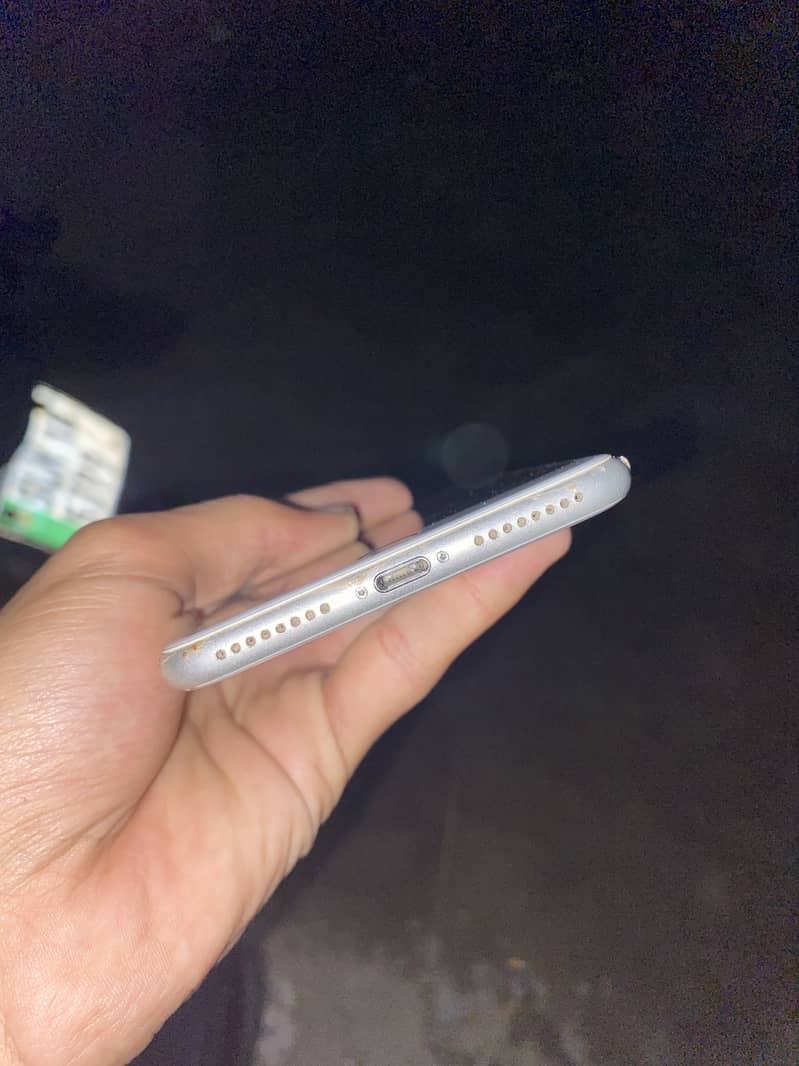 Apple iPhone 8 Plus 2