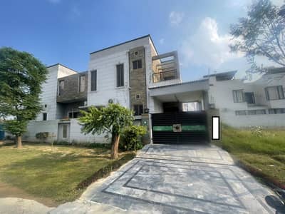 1 Kanal Corner Separate Gate & Entrance Upper Portion House For Sale In DHA Phase 7 Block Z