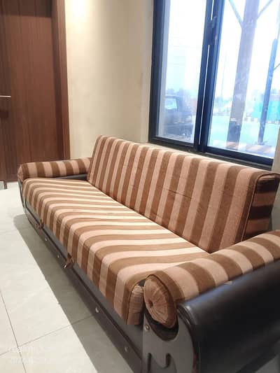 used like new sofa com bed