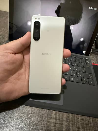 Sony Xperia 5 mark 4 (8 gen 1) gaming beast camera beast