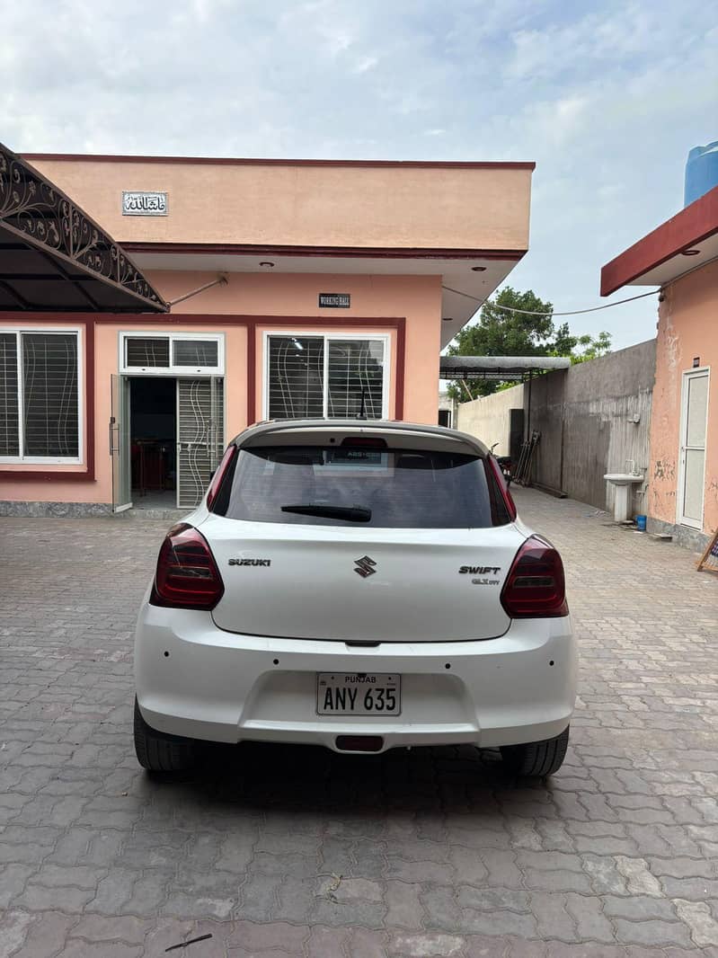 Suzuki swift 2023 model total driven | 81000 - km | 7