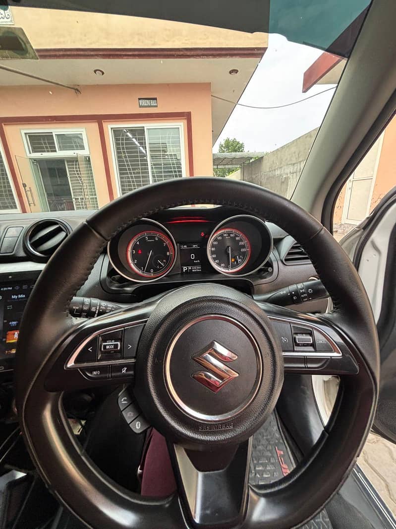 Suzuki swift 2023 model total driven | 81000 - km | 12