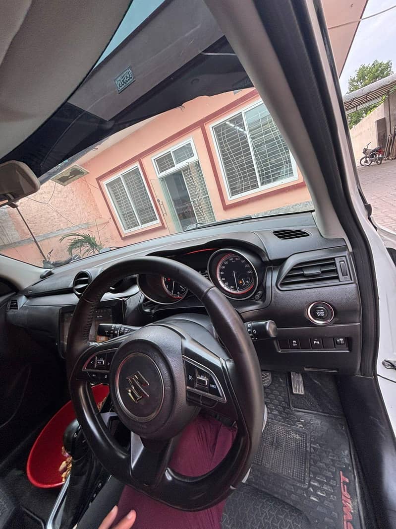 Suzuki swift 2023 model total driven | 81000 - km | 15