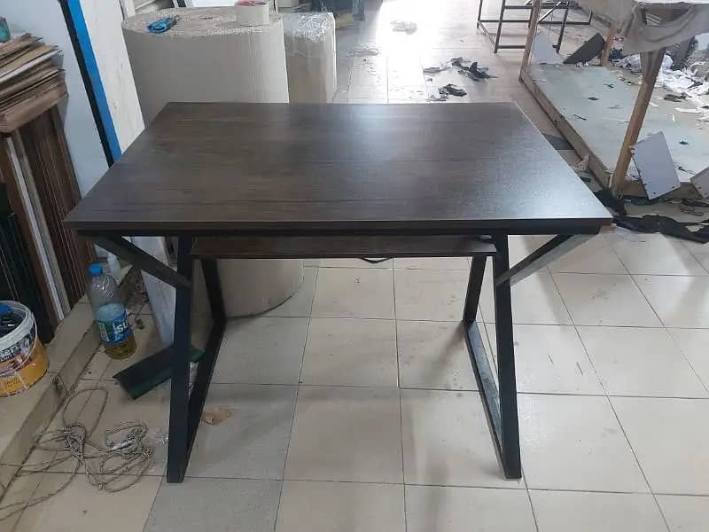 computer table / workstation / laptop table / study table 8