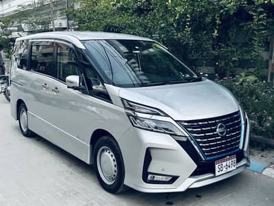 Nissan serena 4.5 grade top of the line  urgent sale