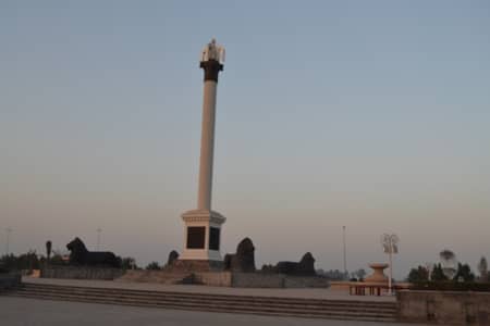 Cmmercial Buildilg Is Available For Sale In D Block