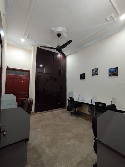 3 Bed DD For Rent Prime Location 3 Bedrooms With Drawing & Dining 400 Sq. Yards Portion