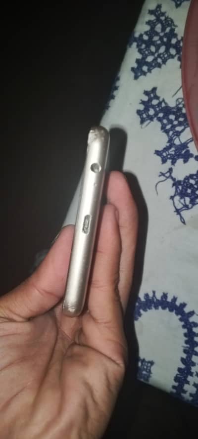 Samsung Galaxy j7 max  all original -great condition (software fix )