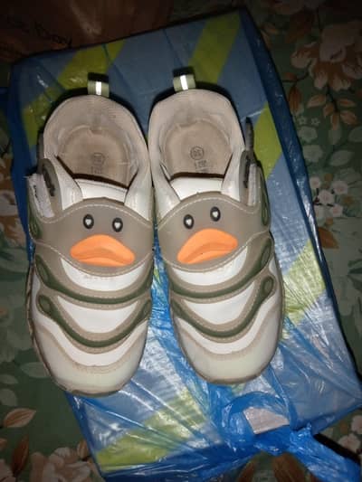 Shoes . . . boys / girls