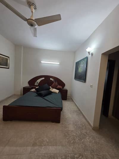 10 MARLA 3 BEDROOMS APARTMENT AVAILABE FOR SALE