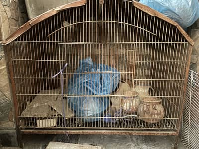 Spacious Metal Hen Cage – Durable & Ventilated (Used)