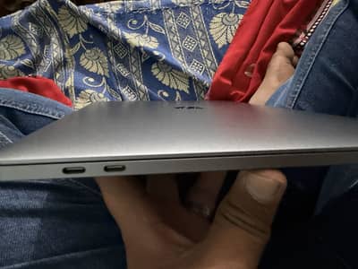 MacBook Pro i9  ( urgent Sale )
