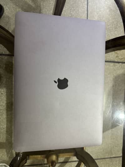 MACBOOK PRO 2018 (15 inch)