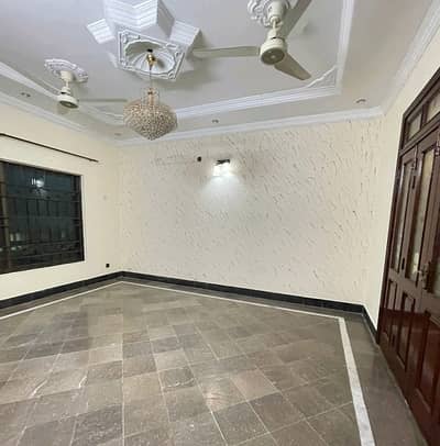 Upper Portion For Grabs In 1 Kanal Islamabad