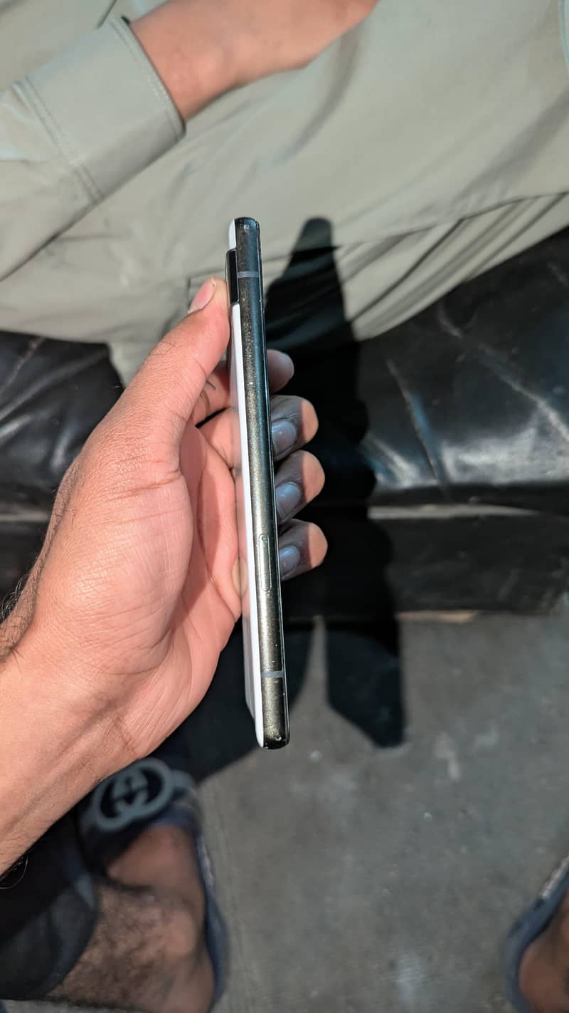 Google pixel 6A 4