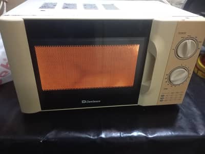 dowlance microwave  very good condition reson able price