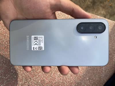 Samsung A17 6/128Gb with box