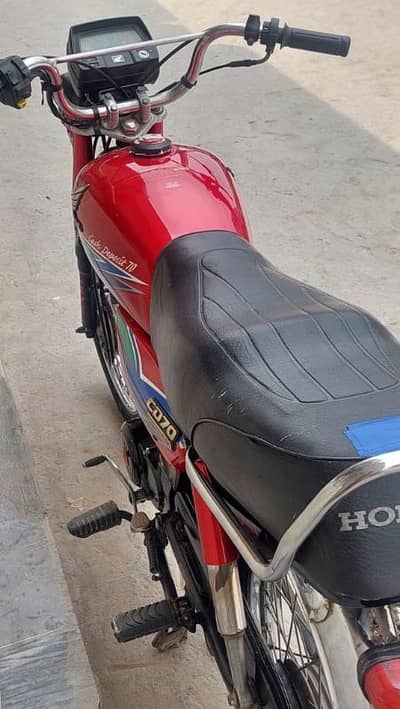 Honda CD70 bike