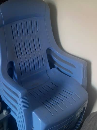 good condition 5 chairs