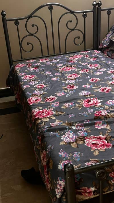 rod iron beds without mattress