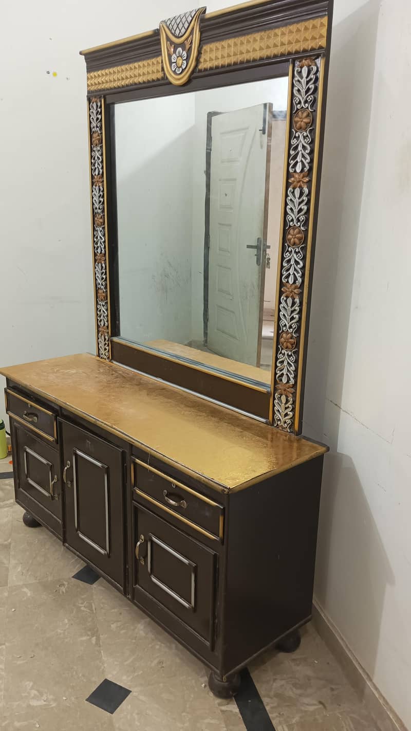 Dressing Table 0