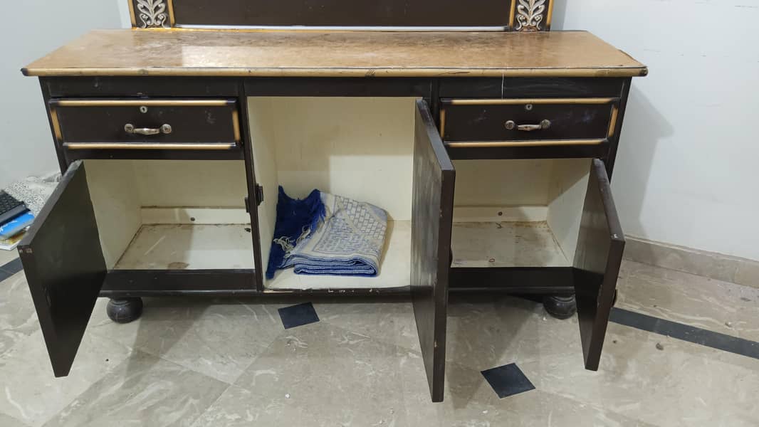 Dressing Table 3