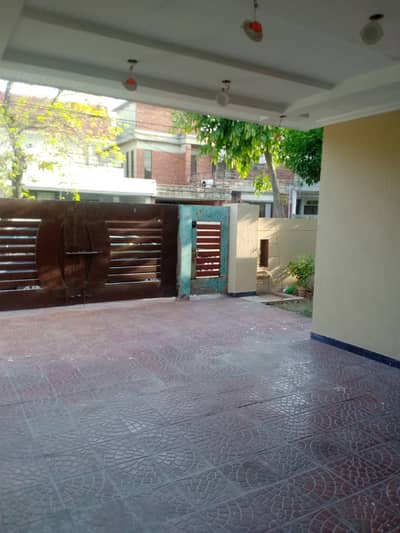 10 Marla house available for rent in DHA phase3