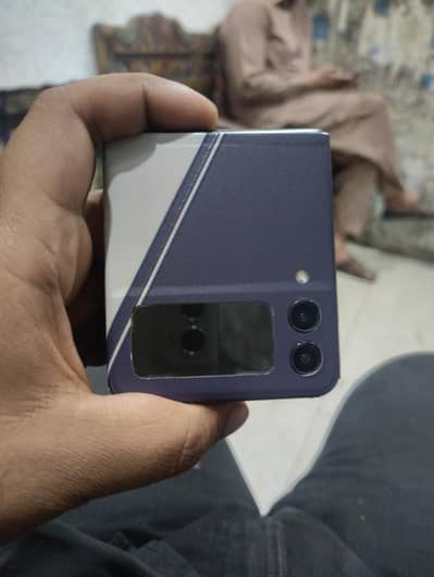 SAMSUNG ZFLIP 3 only Whatsapp contact 03274532136