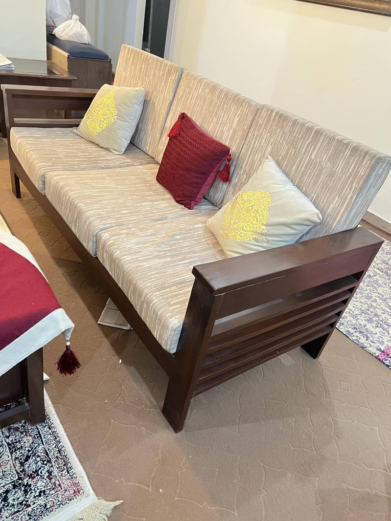 Sofa and Table set 4