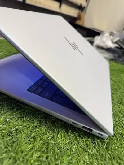 Laptop HP EliteBook Machine 1040 14 inch G11 Notebook pc
