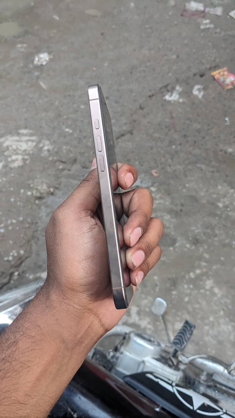 iphone 16 pro max 2