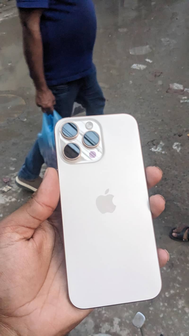 iphone 16 pro max 5