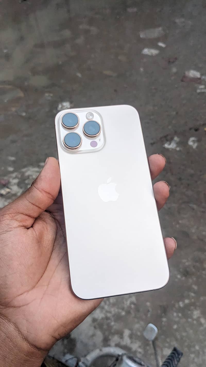 iphone 16 pro max 7