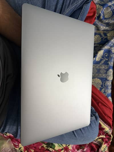 MacBook Pro i9 for Sale – Fast, Sleek & Reliable