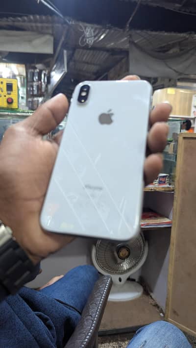 IPHONE X ,256 GB BYPASS