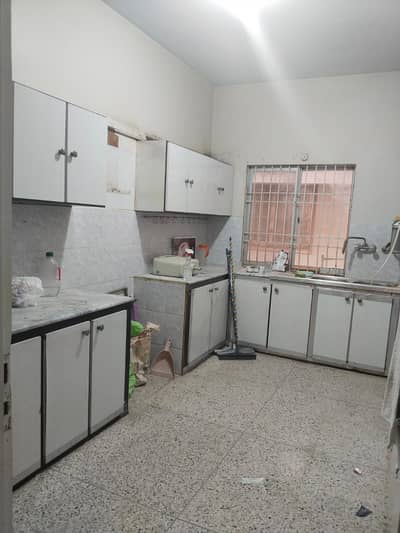 400 SQ/YARD !ST & 2ND FLOOR AVAILABLE FOR RENT IN GULSHAN E IQBAL BLOCK 13/D2