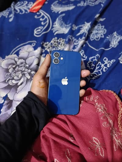 apple 10/10 ram 64 with box with original charger bettery health 76