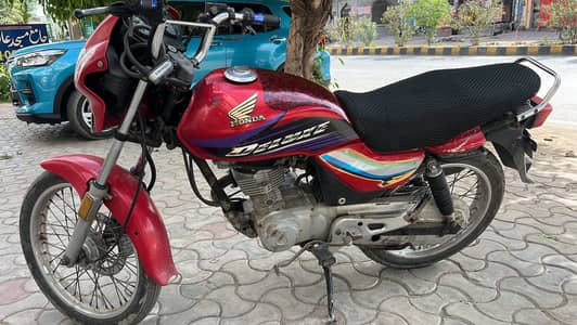 Honda 125 deluxe 2010