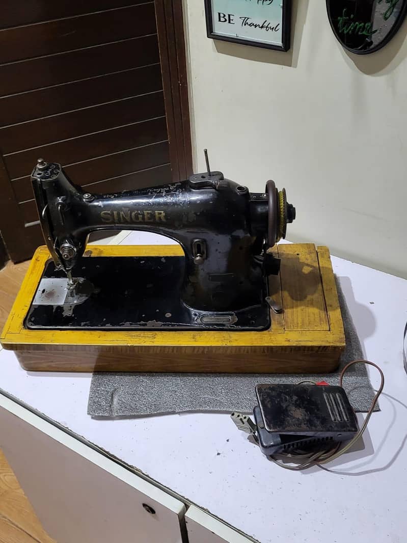 Singer Sewing Machine 0