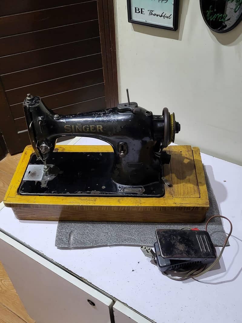Singer Sewing Machine 1