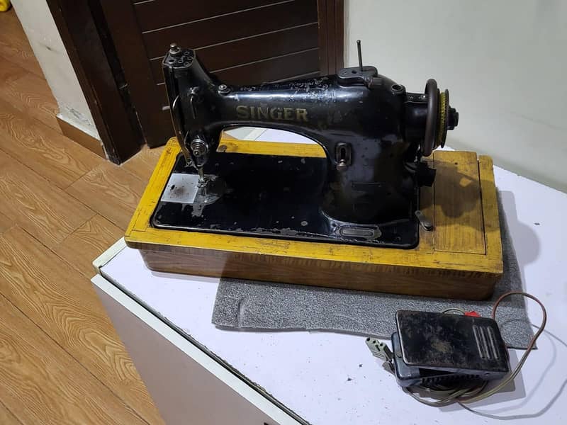 Singer Sewing Machine 2