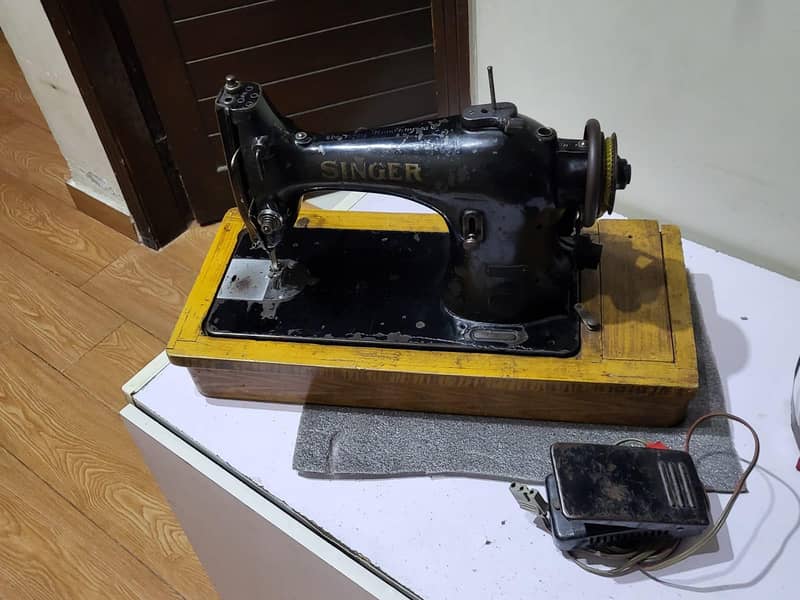 Singer Sewing Machine 5