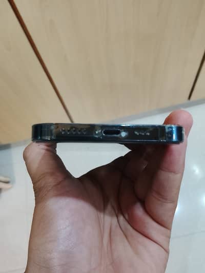 iphone 12 pro battery change ha or camera ma koi masla ha 256 gb ha