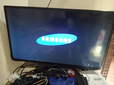 Samsung 32 inch led tv with 7 connectivity ports