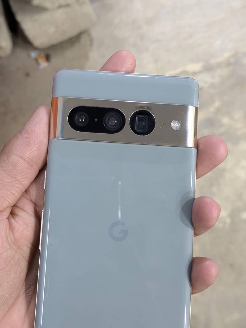 Google pixel 7 pro 2